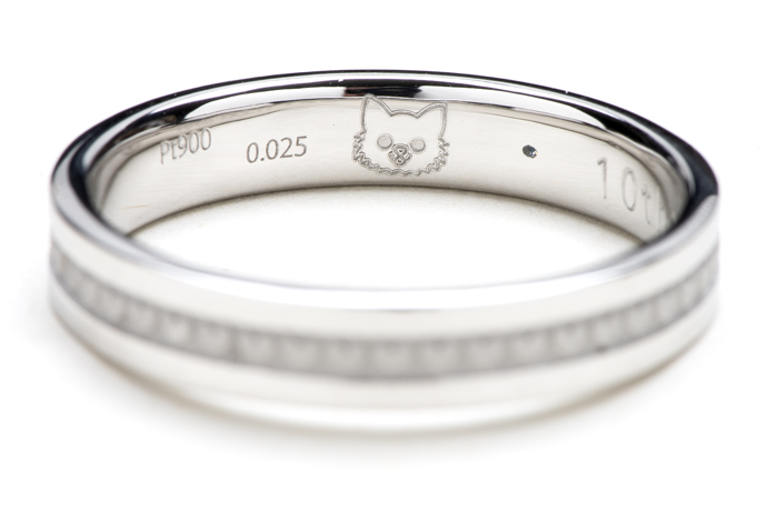 結婚10周年記念の指輪にチワワをレーザー彫り