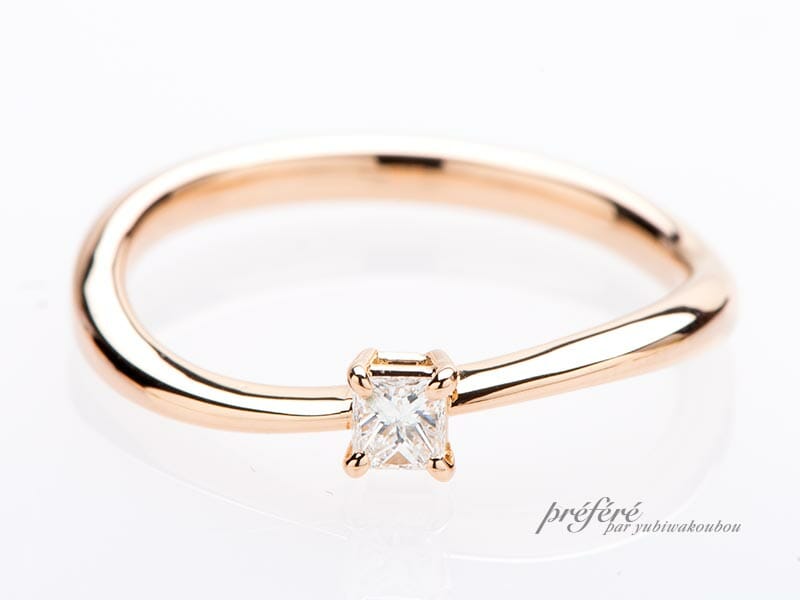プリンセスカットダイヤを入れた価格の安い婚約指輪