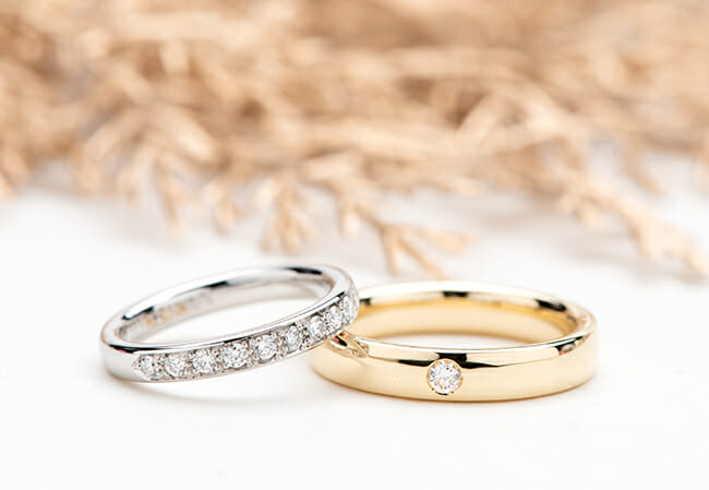 ハーフエタニティデザインの結婚指輪